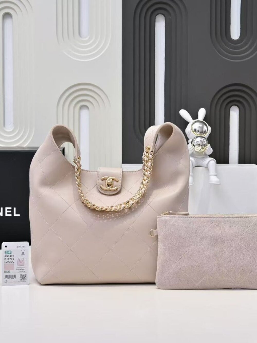 Classic CHANEL bag: A Stylish and Versatile Choice for Elegance